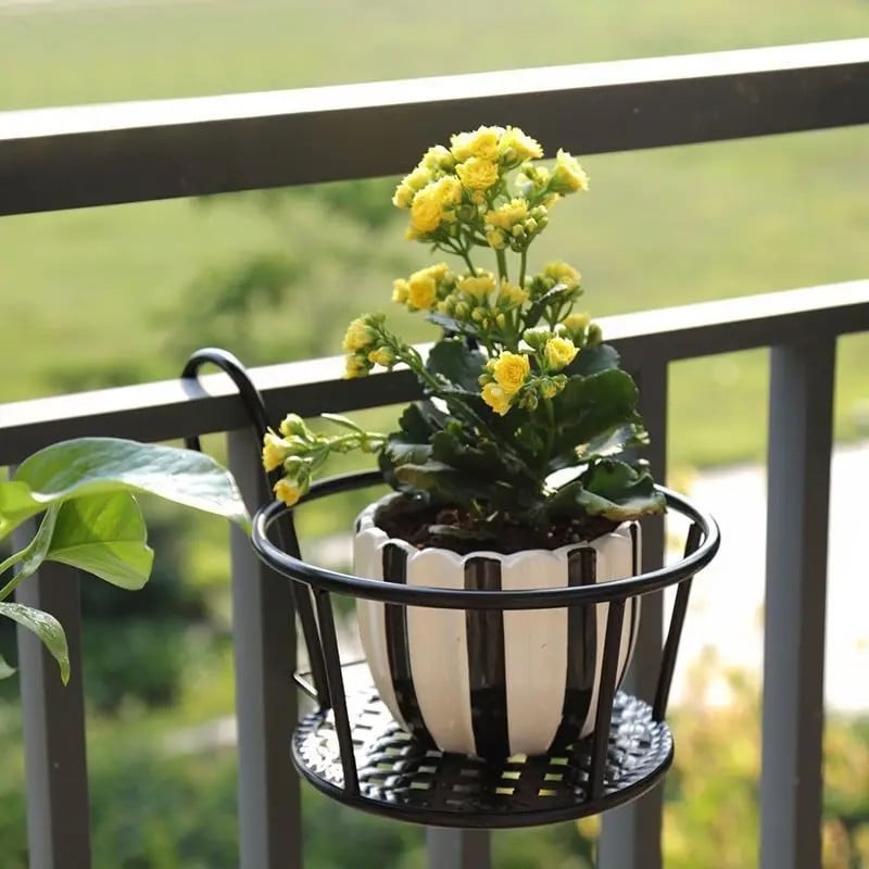Iron Hanging Flower Basket – Balcony & Fence Plant Holder